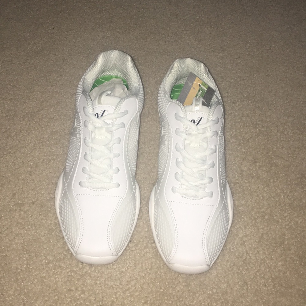 NEVER WORN NEW VARSITY CHEER SHOES